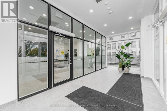 Photo - 71 Wyndham St S Unit 502