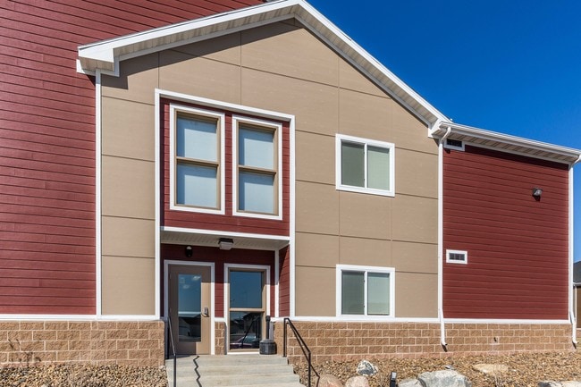 Crest View Apartments - Crest View Apartments