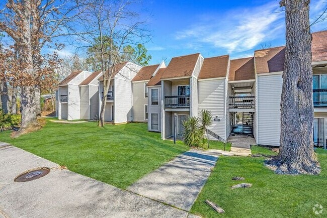 Building Photo - 2217 Sedgwick St Unit g Rental