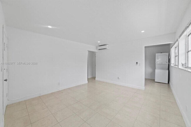 Photo - 2457 NE 183rd St Unidad 2457