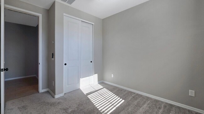 Photo - Beautiful newer 3 bedroom plus den home in Surprise, AZ