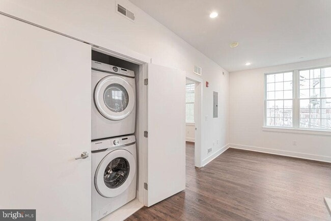 Photo - 2623 Christian St Unit 301