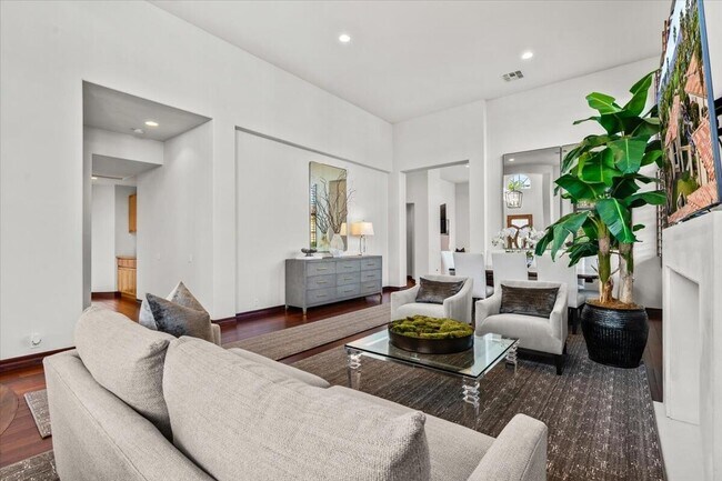 Photo - 79910 Mission Dr E