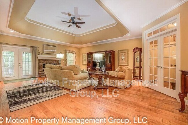 682 E Mourning Dove Ct