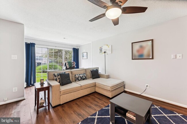 Photo - 12102 Greenwood Ct Unit 101