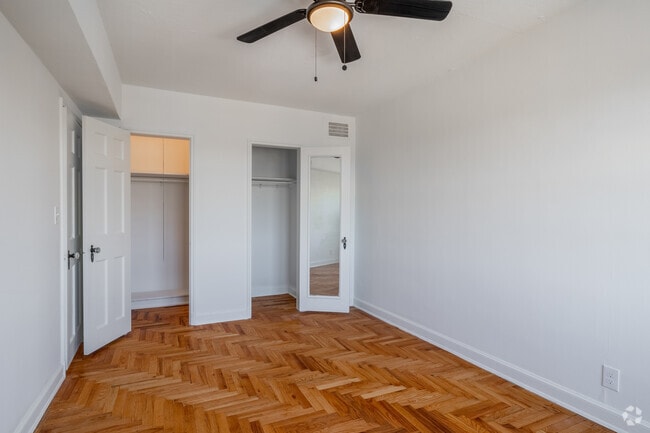 2BD, 1BA - 800SF