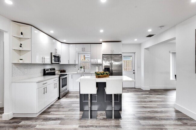 Photo - 3201 SW 9th Ave