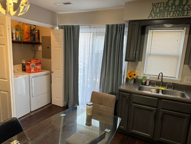 Photo - 2700 S Ingram Mill Rd Unit 8