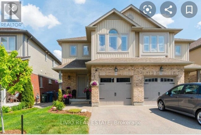 Photo - 204 Couling Crescent