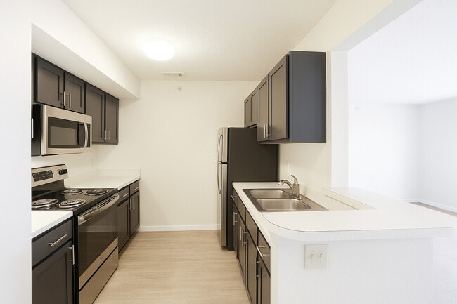 Photo - Cottonwood Creek Apartments