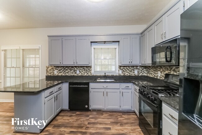 Photo - 7285 Wyngate Dr