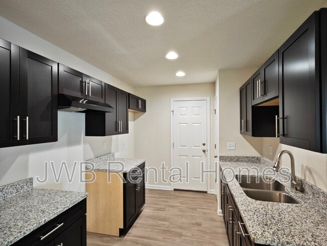 Photo - 3838 Perry St