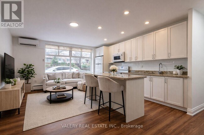 Photo - 107 Redpath Ave Unité 8