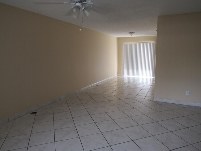 Photo - 904 Riverside Dr