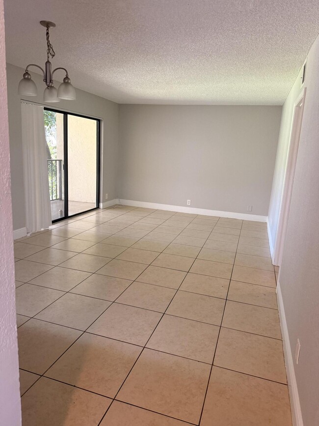 Photo - 1440 Lake Crystal Dr Unit H