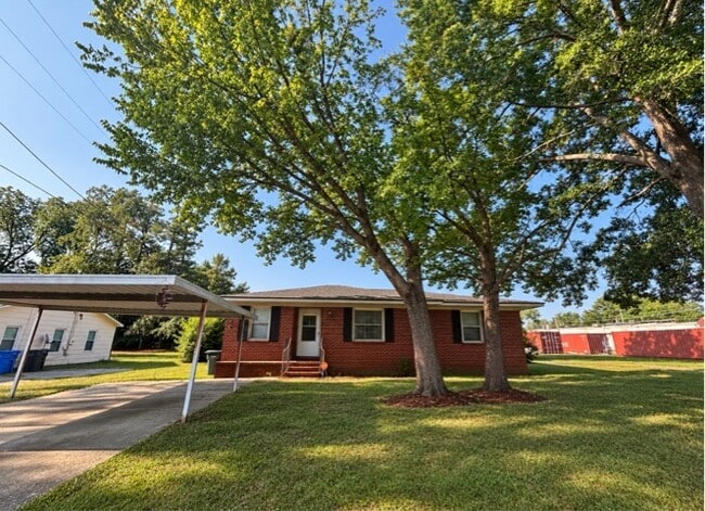 Building Photo - 4937 Walnut Dr