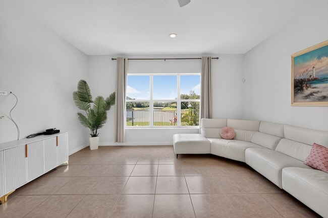 Photo - 143 Isle Verde Way