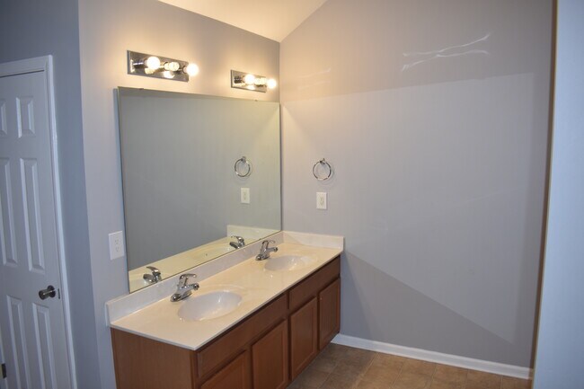 Photo - 2026 Aberglen Dr