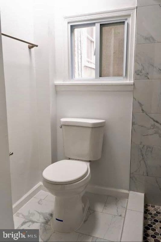 Photo - 307 E 25th St