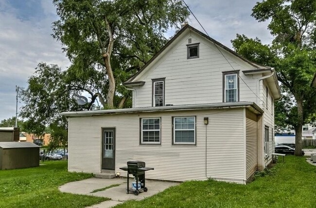 Photo - 4821 Walker Ave