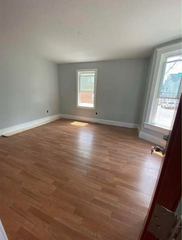 Photo - 219 Perkins St