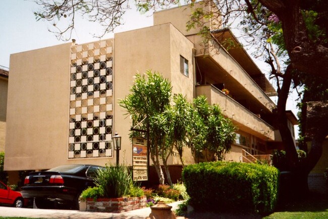 11956 Dorothy Avenue Exterior Building - The Brentwood Collection Apartments