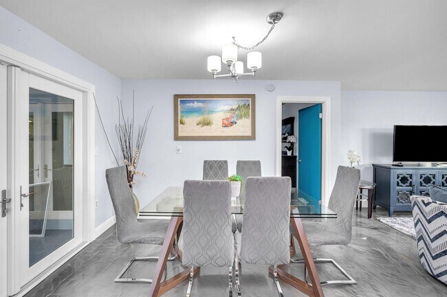 Photo - 4400 SW 37th Ave