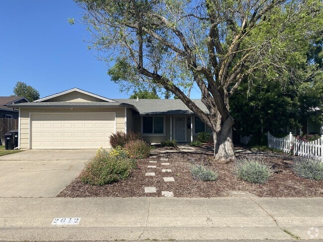 Building Photo - 2612 Mackinaw Way Rental