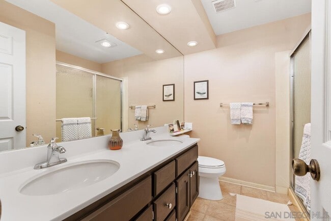 Photo - 5875 Friars Rd Unidad 4216