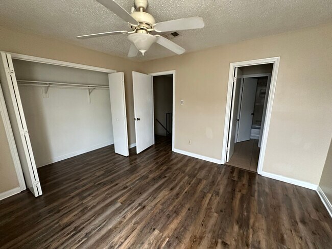 Photo - 222 Sandra Del Mar Dr