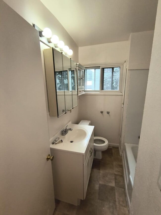 Photo - 1415 Kenyon Dr Unit 1415 Kenyon Drive Lower