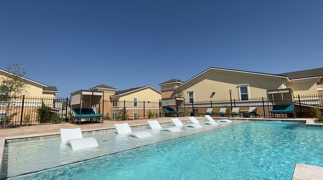 Photo - Ridgeline West