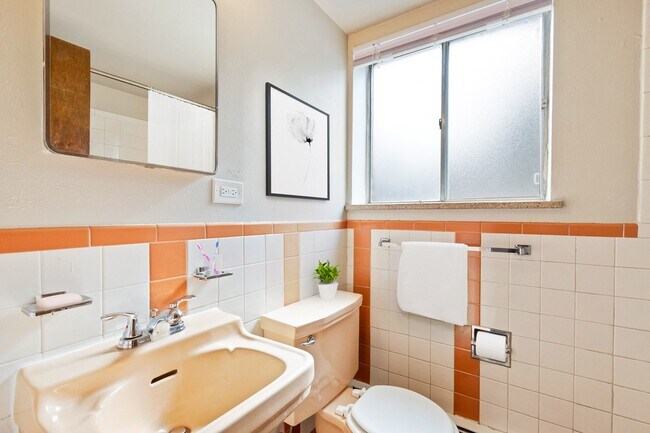 Photo - The Caravelle