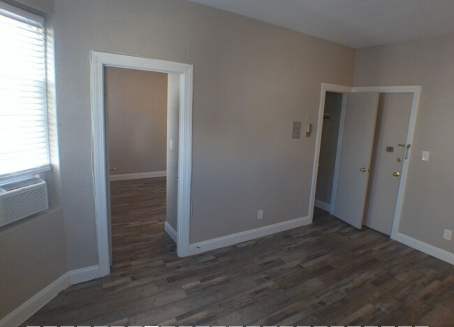 Building Photo - 1850 Beacon St Unit 3-6 Rental