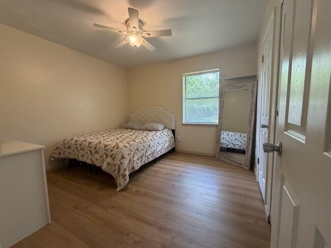 Photo - 921 Greenbriar Rd