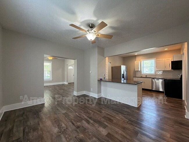 Photo - 724 N 30th St