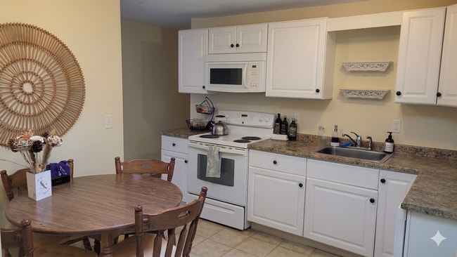 Photo - 167 Elm St Unit 2