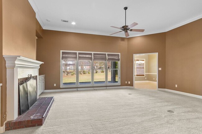 Photo - Beautiful 4 Bedroom 3.5 Bath Brick Home Av...