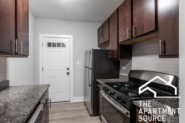 Photo - 703 W Brompton Ave Unit 11