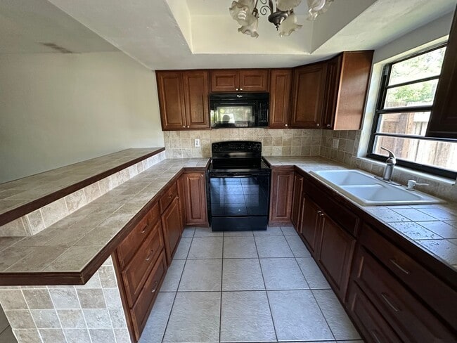 Building Photo - 93 Springwood Square Unit 93 Rental