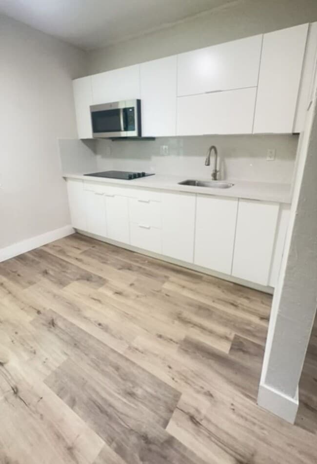 600 SW 9th Ave