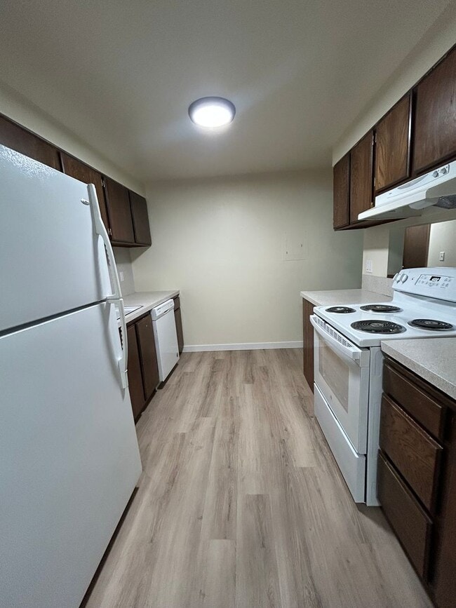 Photo - (946) 2780-C - Beautiful Updated 2-bedroom/1-bath Unit 2780 C