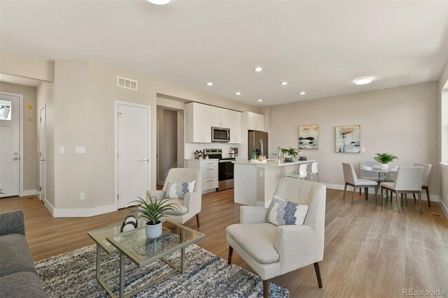 Photo - 521 S Main St