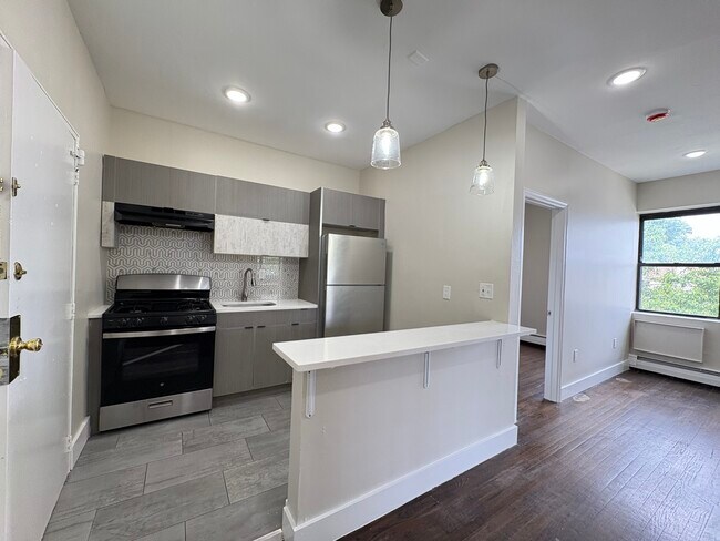 55 2nd Ave B4 - 55-57 2nd Ave Apartments Unit B4