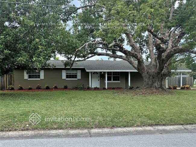 Building Photo - 705 Carvell Dr
