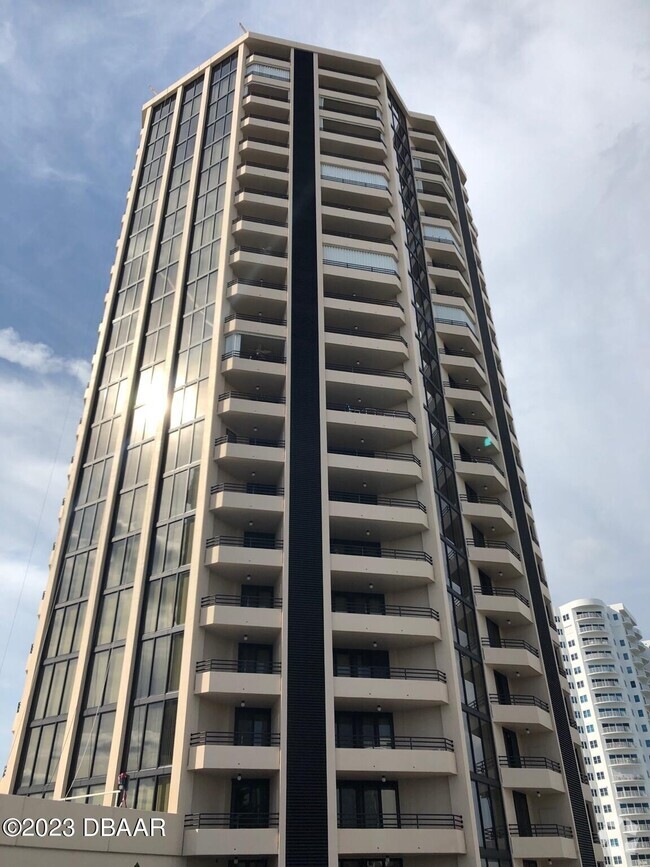 Building Photo - 1 Oceans W Blvd Unit 22A2 Rental