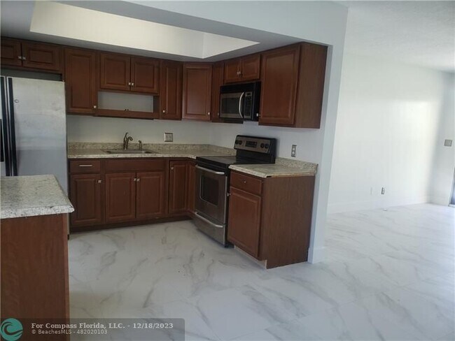 Photo - 329 SE 12th Ave