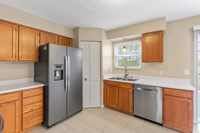 Photo - 537 Ablemarle Cir