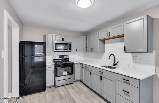 Photo - 700 Fifth Ave