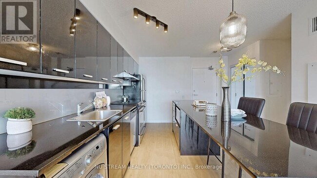 Photo - 19 Singer Ct Unit 1511